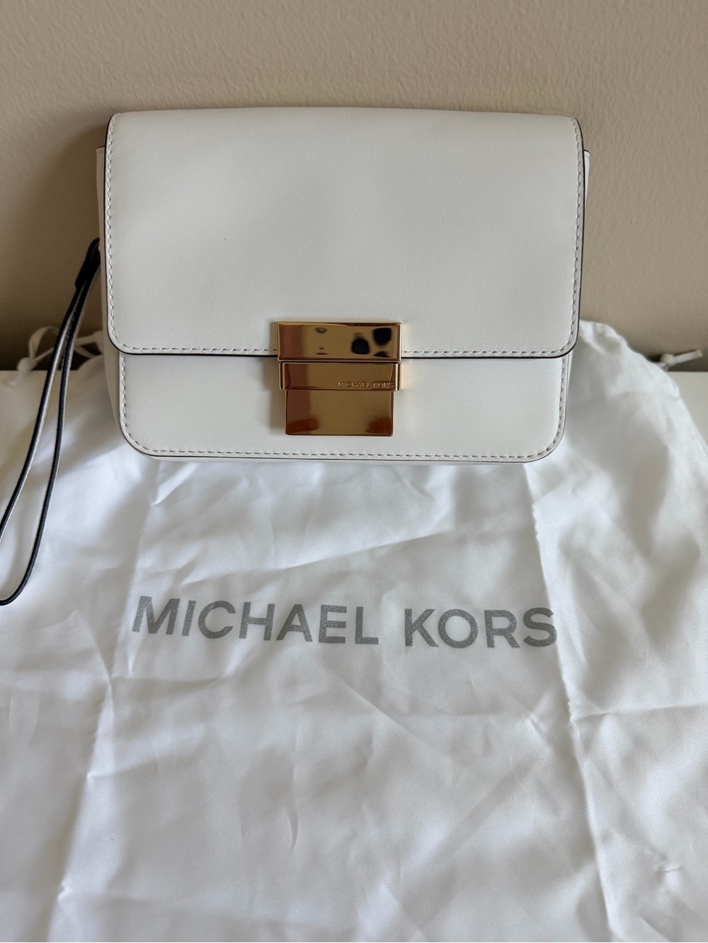 Michael Kors White Leather wristlet/small clutch with Gold Hardware